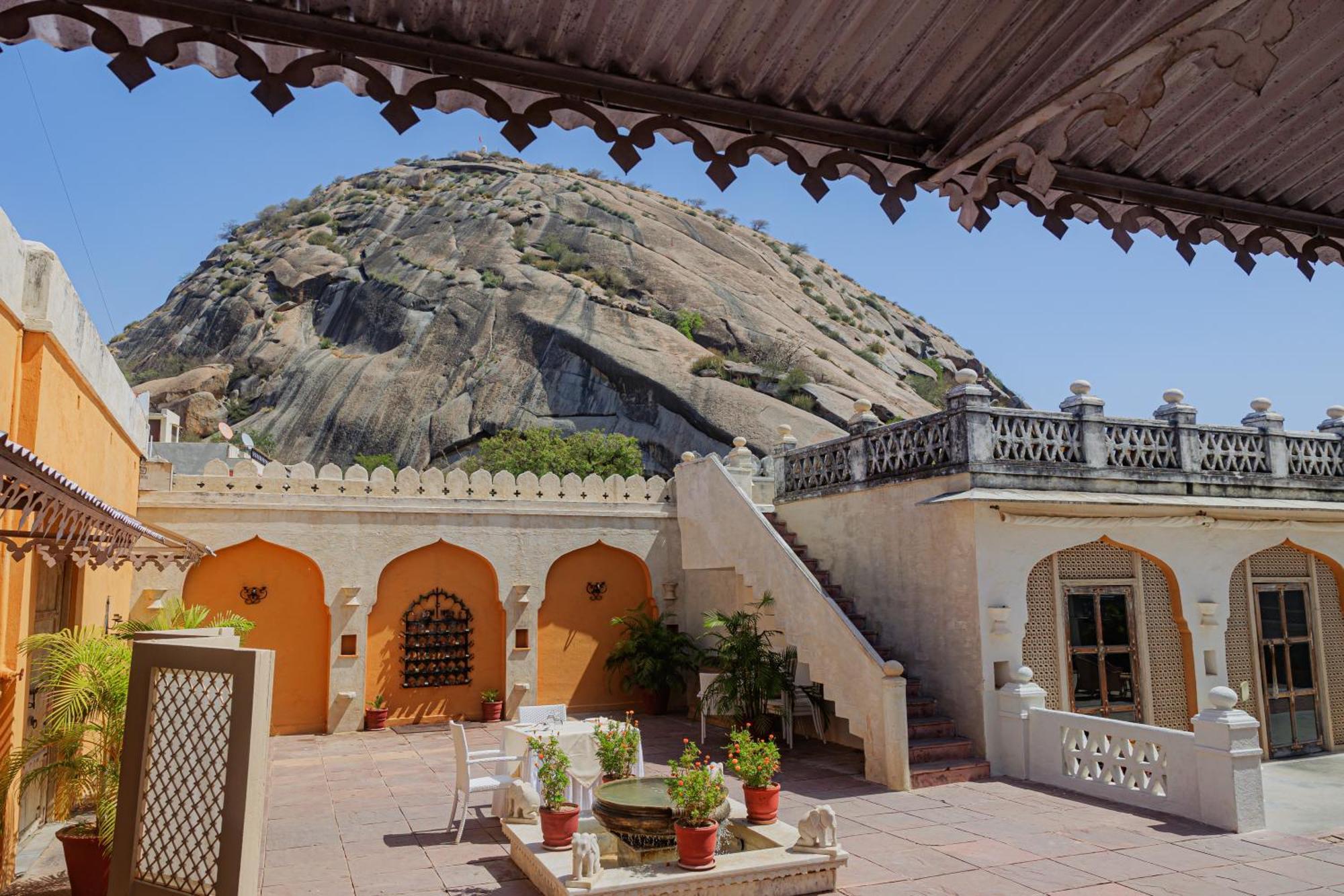 The Rawla Narlai - A Luxury Heritage Stay In Leopard Country Екстер'єр фото